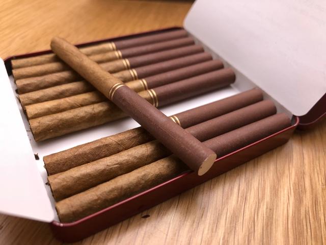 新手该选择什么样的雪茄入门合适？如何正确的掌握抽雪茄的姿势？