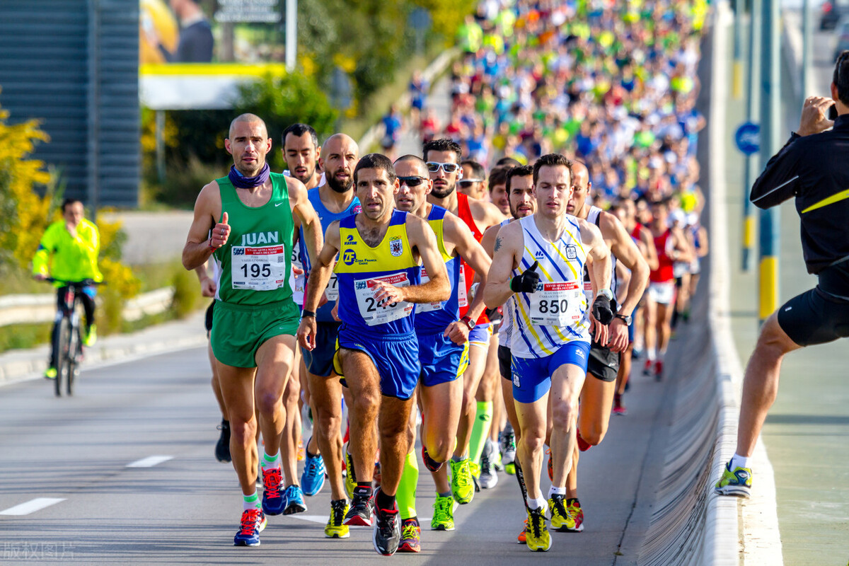 马拉松跑为什么是42公里？当年的菲迪皮茨只跑了42公里吗？