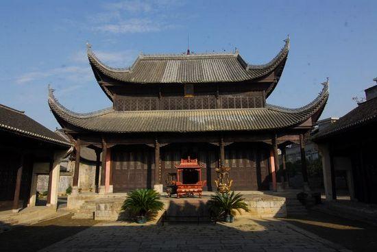 湘西千年古城走红，历史悠久有着浓厚的文化气息，游客络绎不绝