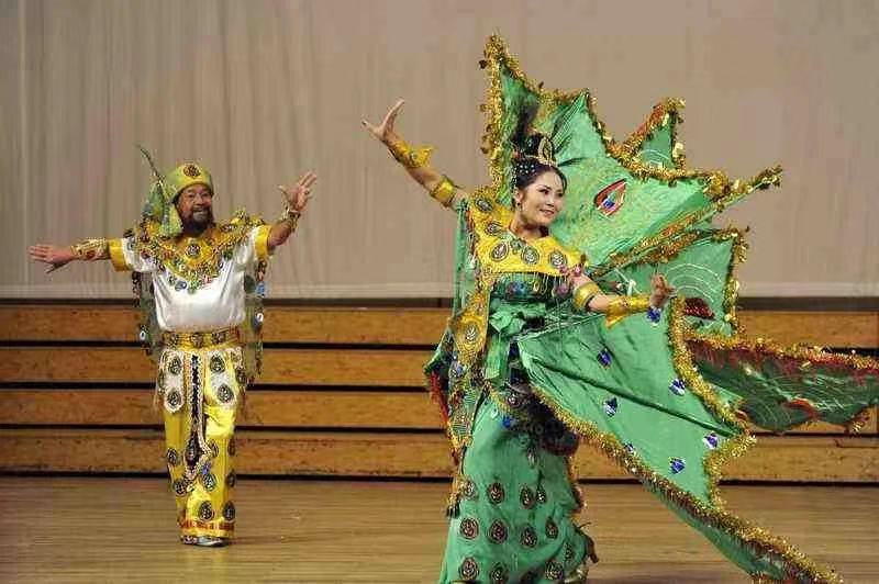 毛相：傣族人的孔雀王子，跳着孔雀舞走向了世界
