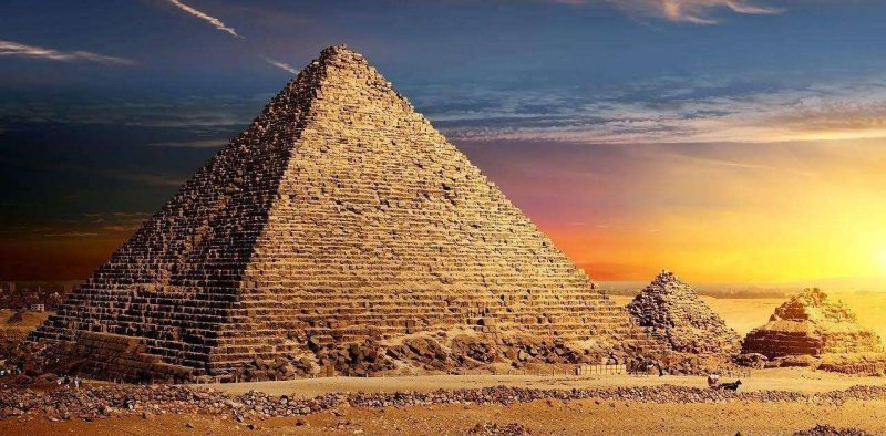 最大的金字塔是哪个 世界上最大的金字塔