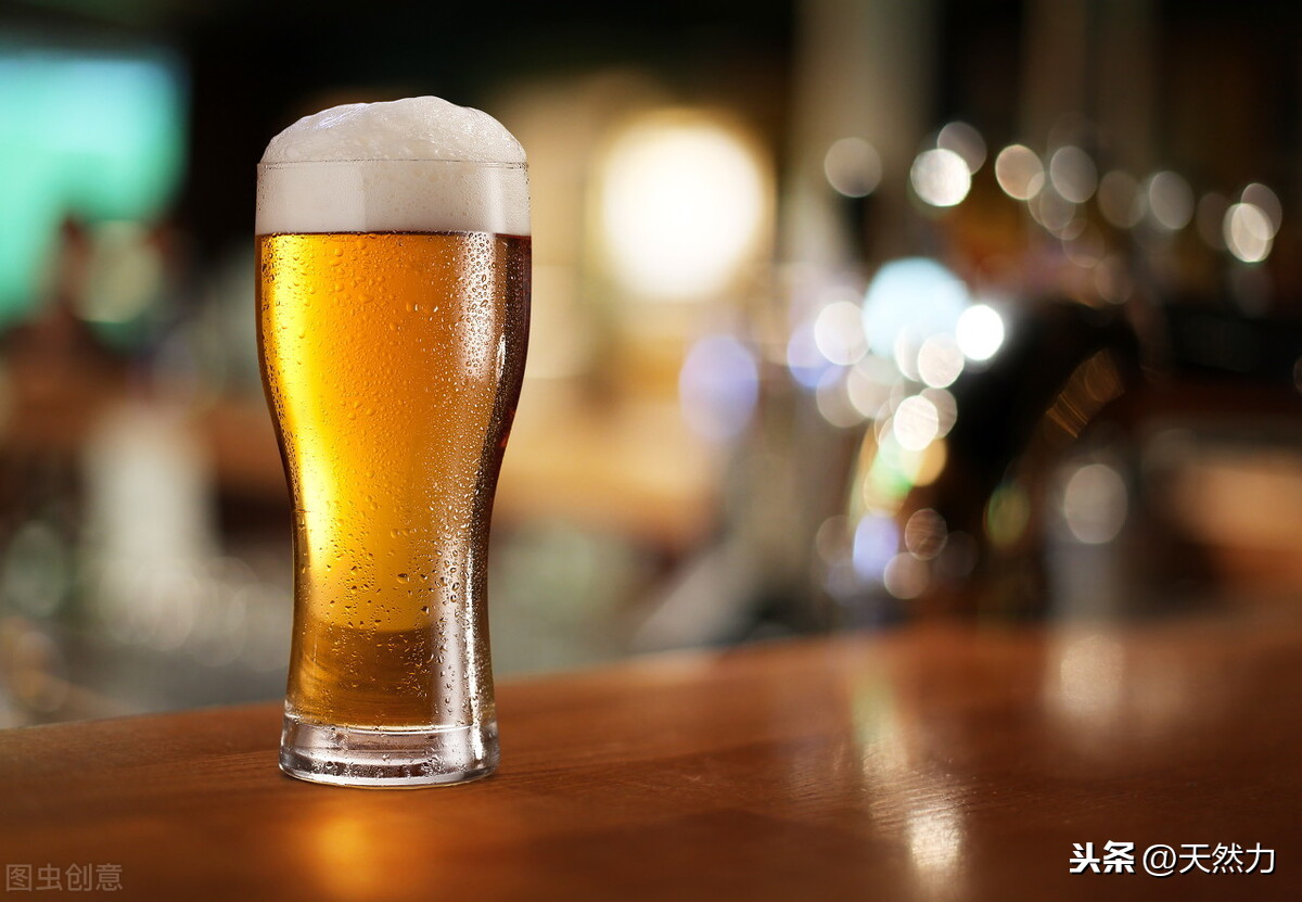 白啤酒黄啤酒黑啤酒有什么区别，喜欢喝啤酒应该知道的那点事