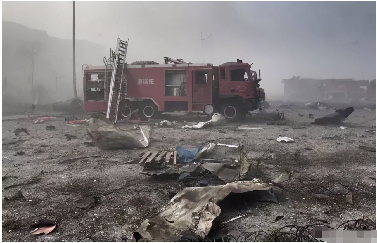 2015年天津港爆炸事故始末：165人遇难，99人都是消防员