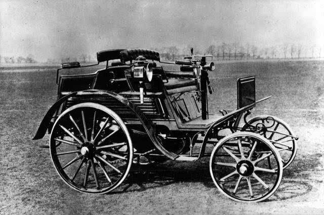 最早的汽车是谁发明的 世界上最早的骑车