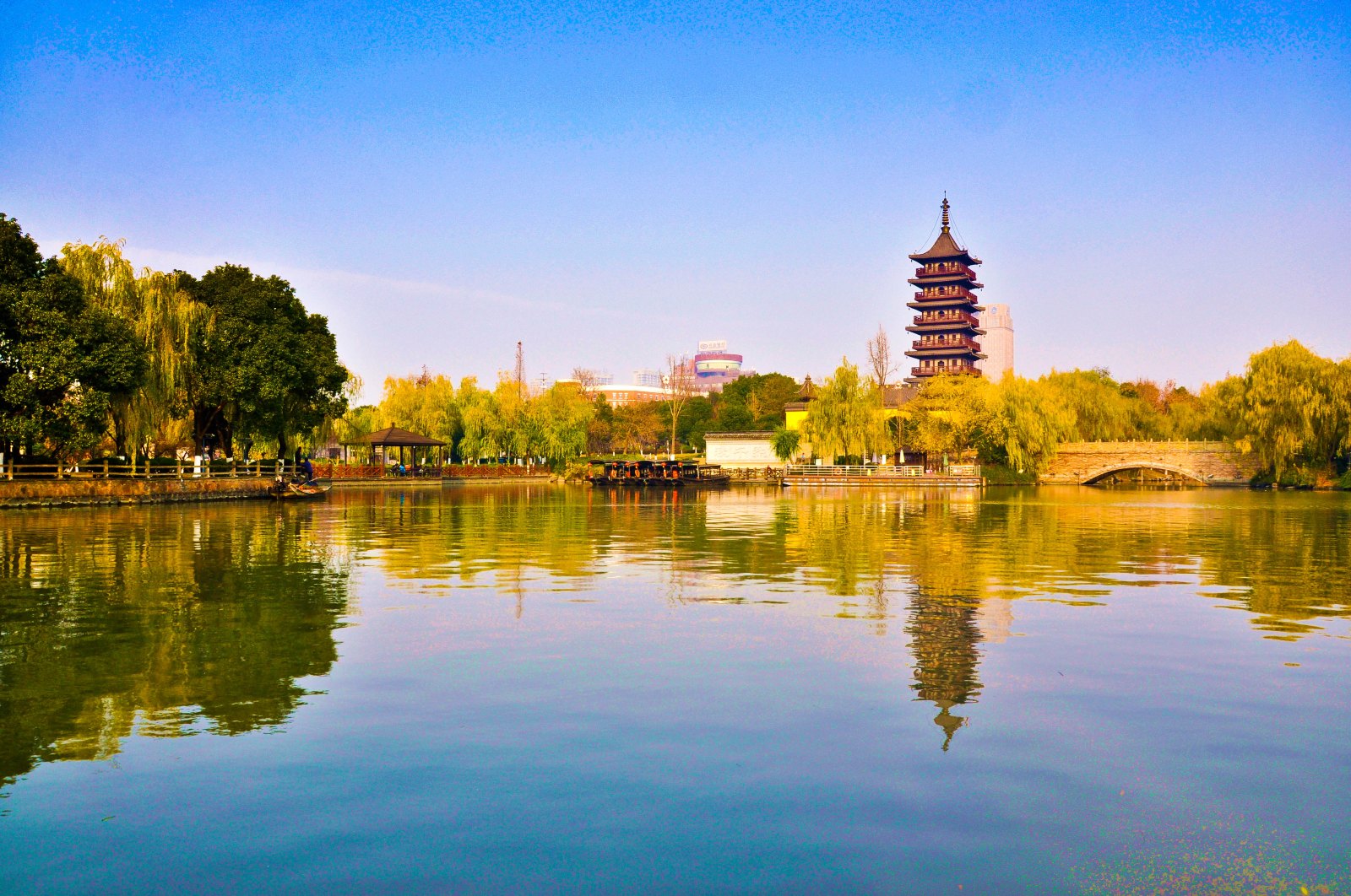 中国四大名湖——东湖、西湖、南湖、北湖，你都知道在哪吗？