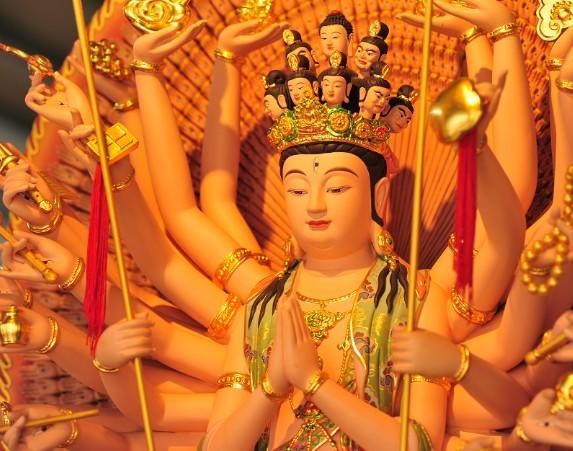 观音菩萨的历史：本是一位太子，为何在中国转变成了女菩萨？