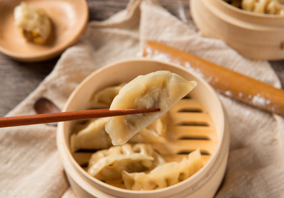 蒸饺子需要多长时间，主要取决于馅料的荤素