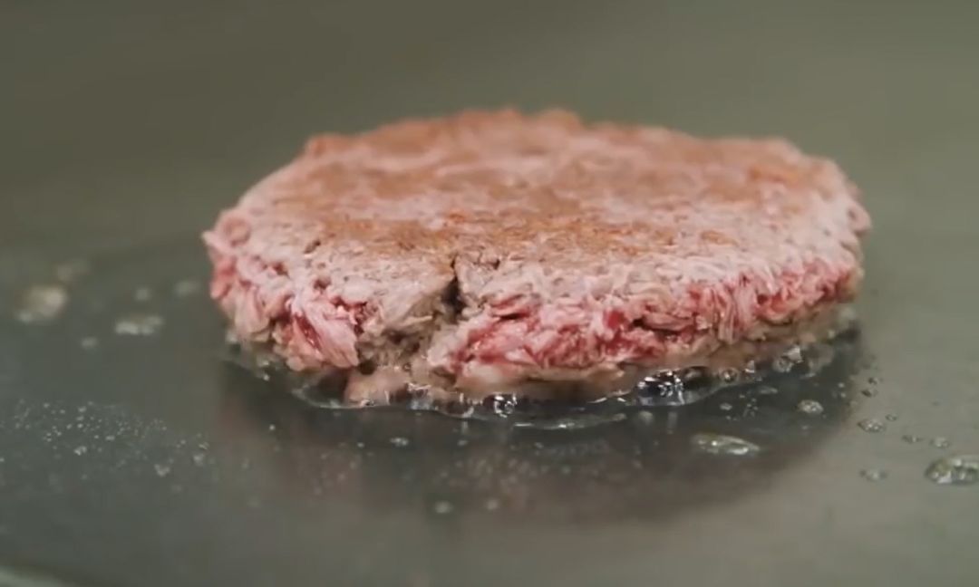 人造肉到底是用什么做的，里面有肉吗？