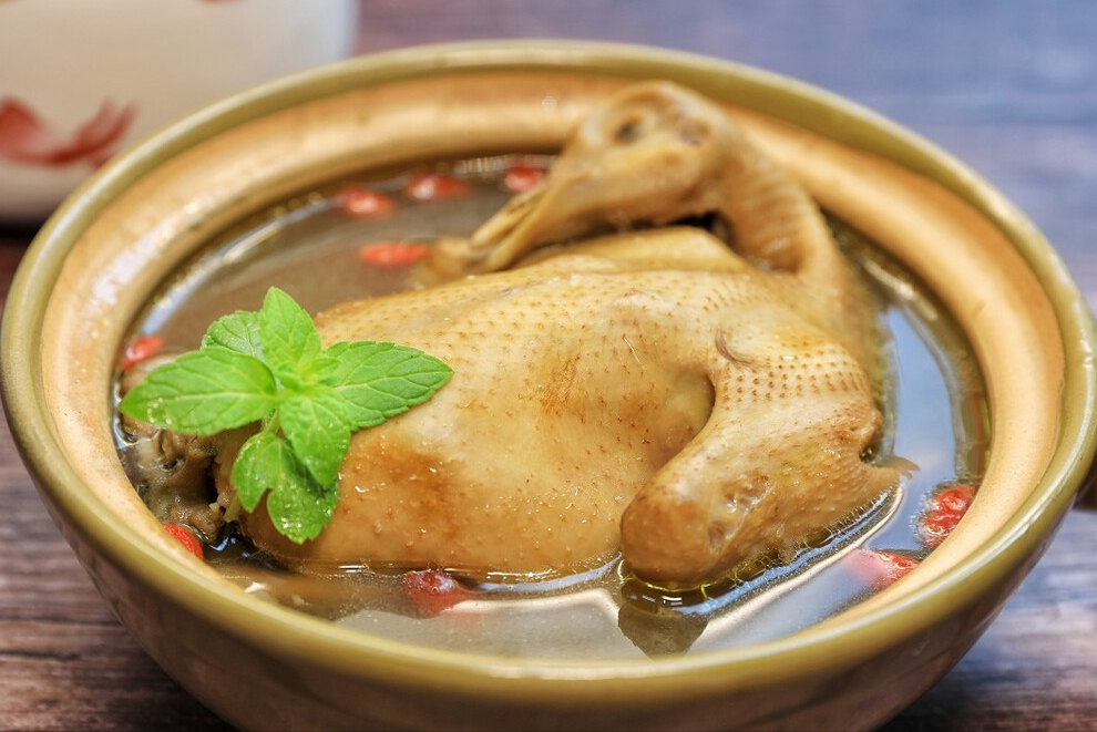炖鸽子汤，还用焯水吗？大厨分享正确做法，鲜味浓郁，营养不流失
