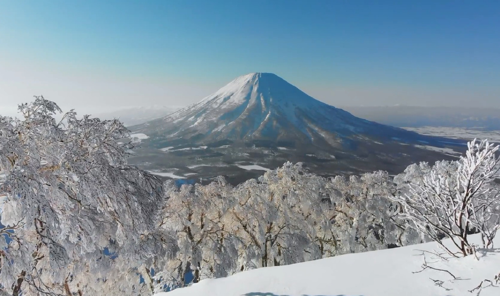 沉寂300年的富士山，既是日本的精神象征，也是他的“高压锅”