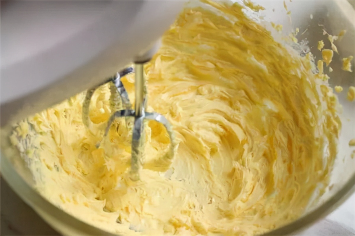 老外常吃的“黄油”到底是什么？中国很少生产，和酥油有什么差别