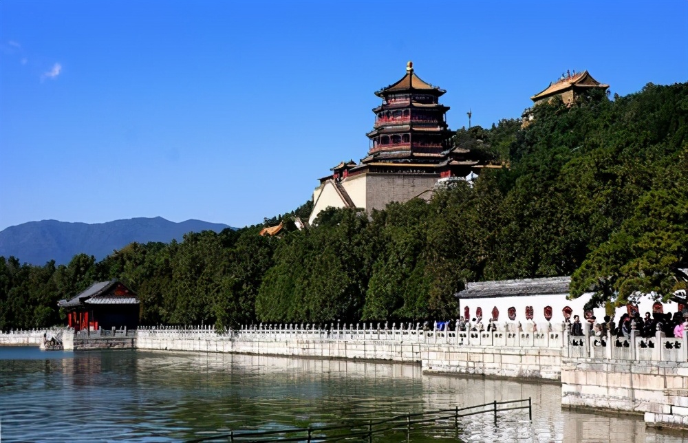 北京颐和园：是我国现存规模最大的皇家园林，为中国4大名园之一