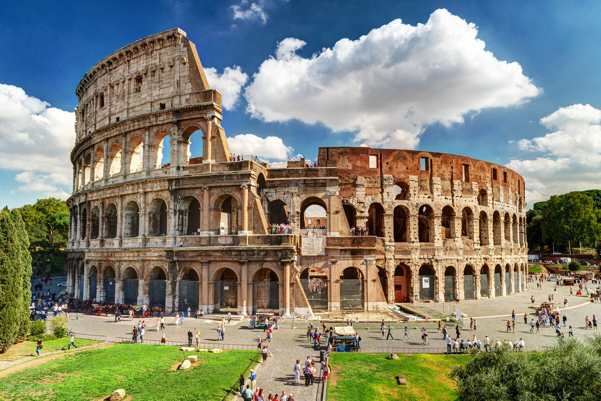 万城之城罗马，是意大利的首都，也是西方文明的中心