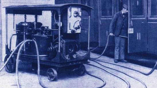 最早的吸尘器是谁发明的