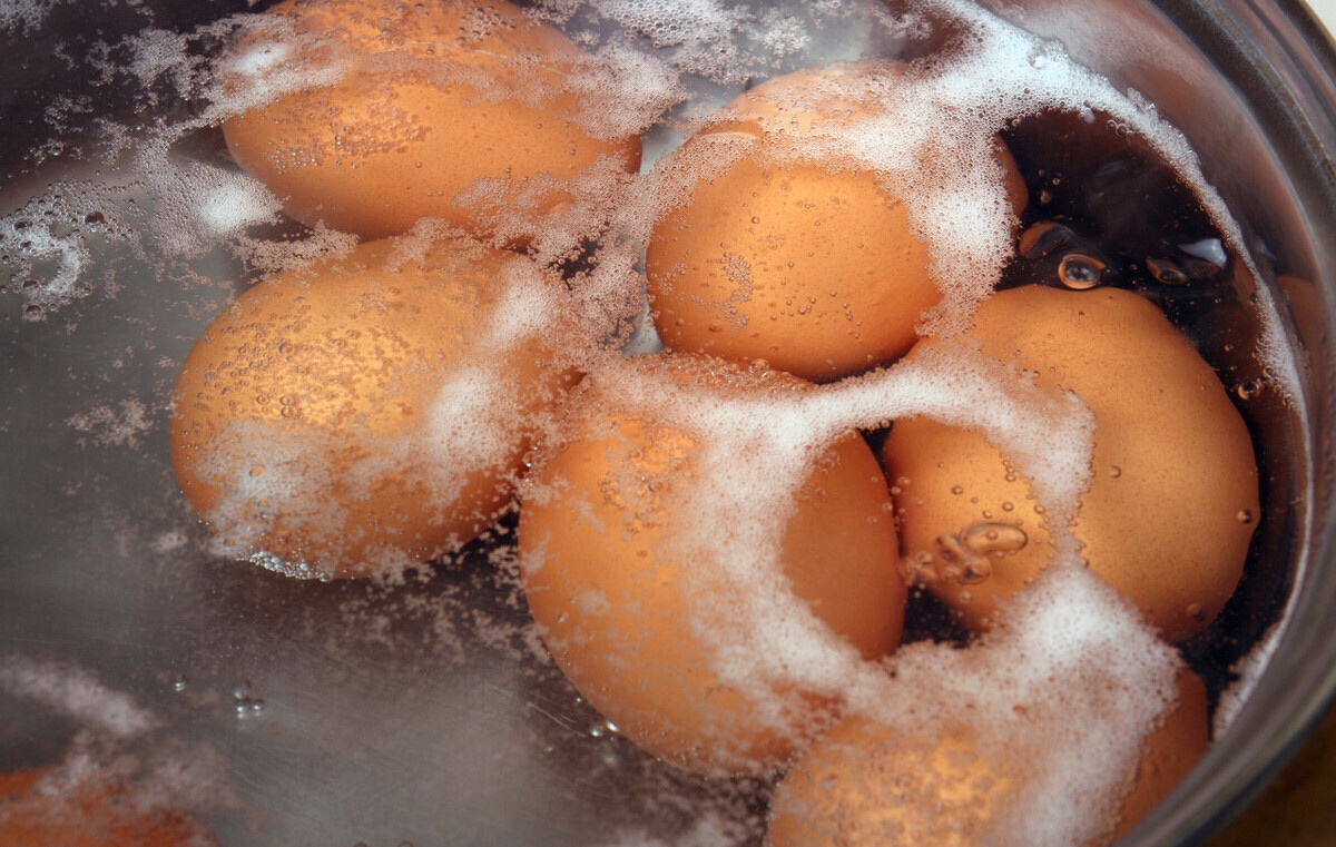 水开后鸡蛋煮多久能吃？根据自己喜好，判断水开后鸡蛋需要煮多久