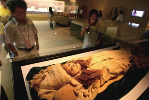 泰国“阴森”的博物馆，全是“干尸”，一个中国人被展览50多年