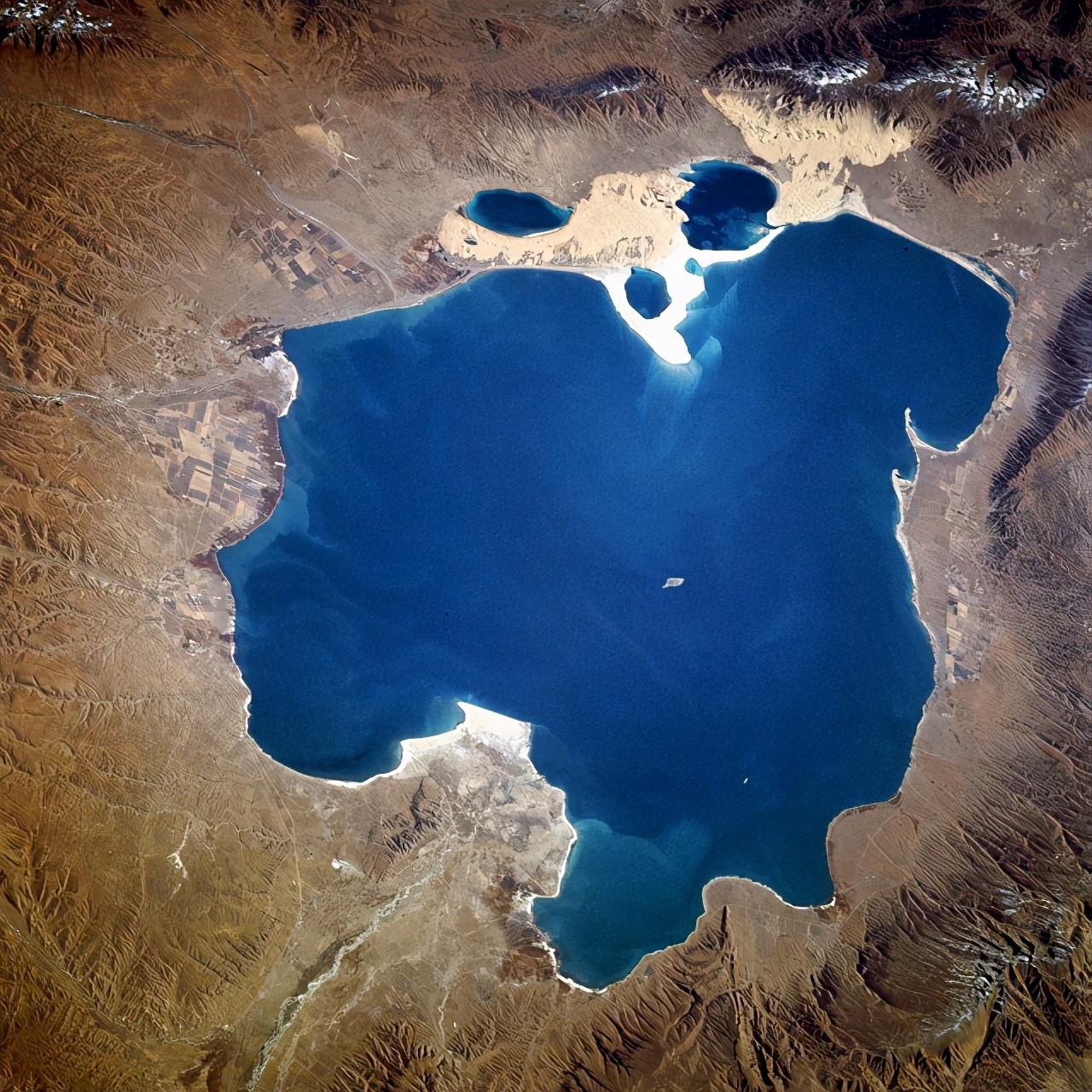青海湖是淡水湖还是咸水湖（青海湖是淡水湖吗）