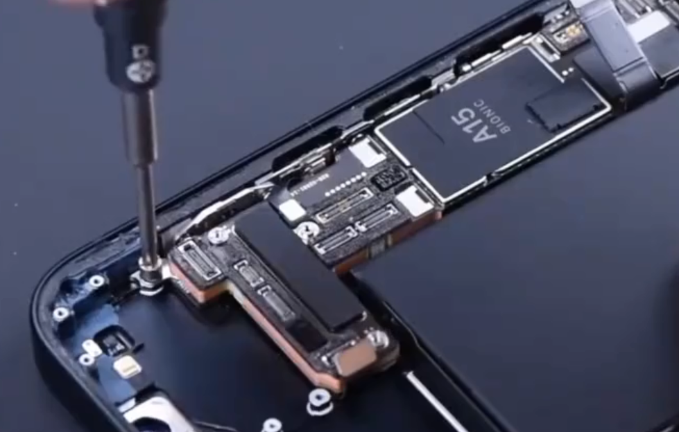 郑州富士康拆除生产线，iPhone 14是市场表现不及预期