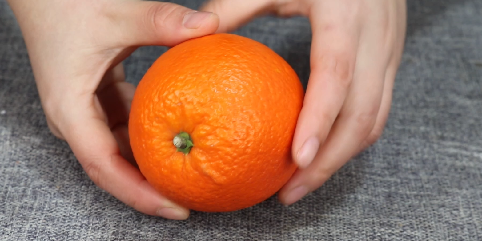 买橙子要选公的，顶部看一眼就辨清，认准方法挑到又香又甜_时候