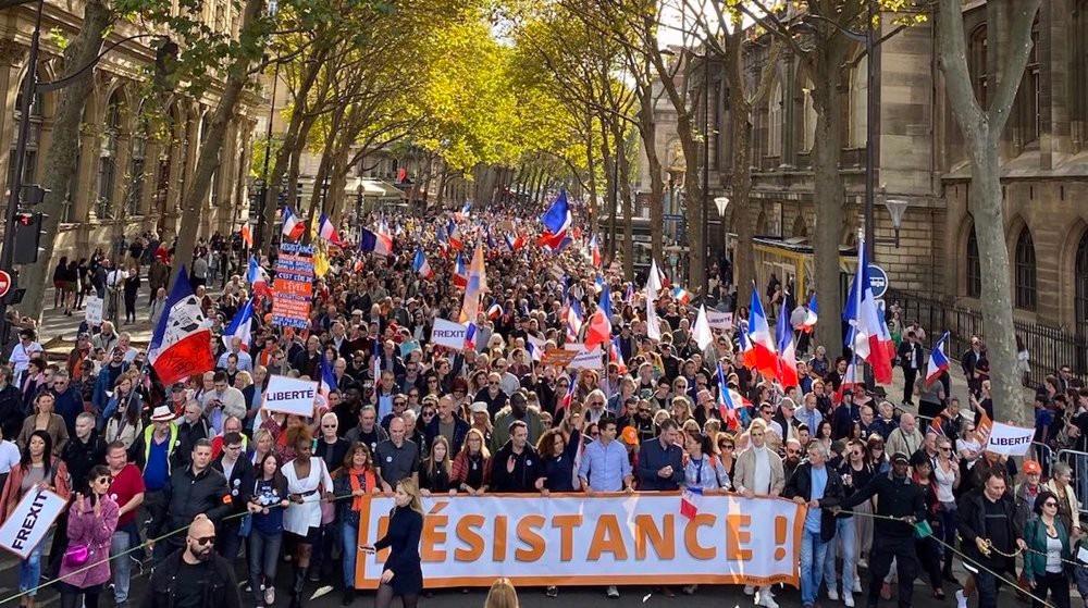 俄媒:巴黎爆发反对北约欧盟抗议