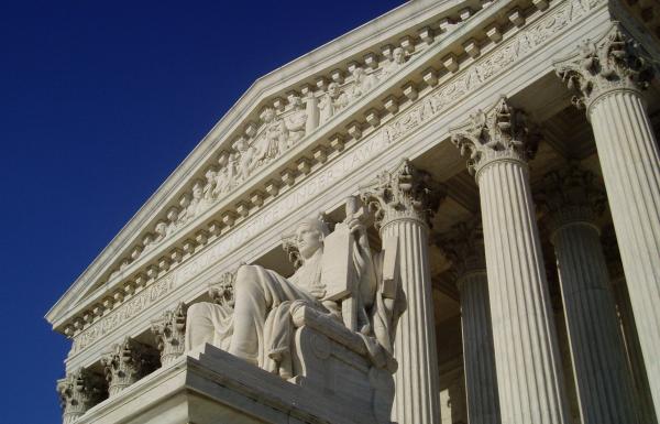 美国最高法院门楣为何刻有孔子像?