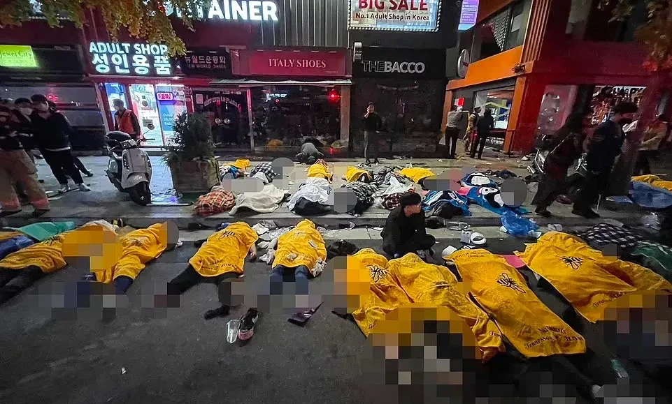 韩国踩踏事故151死 4名中国公民遇难，两名中国公民受伤