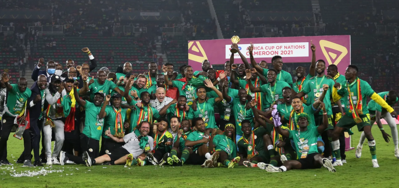 塞内加尔队首夺非洲杯冠军