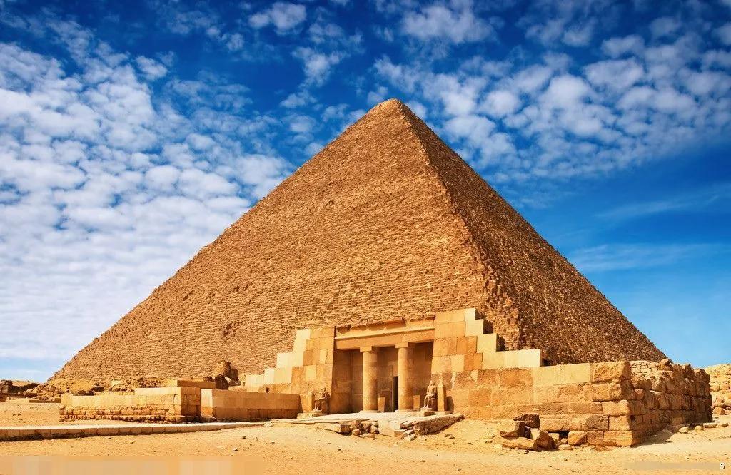 金字塔是怎么建成的（埃及金字塔怎么修建的）