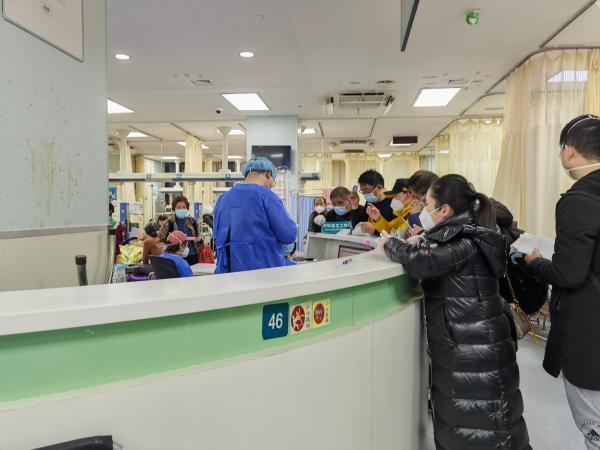 医生感染超八成 上海急诊扛得住吗?