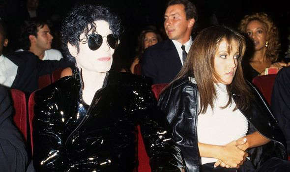 迈克尔杰克逊的妻子是谁，迈克尔杰克逊有几个妻子